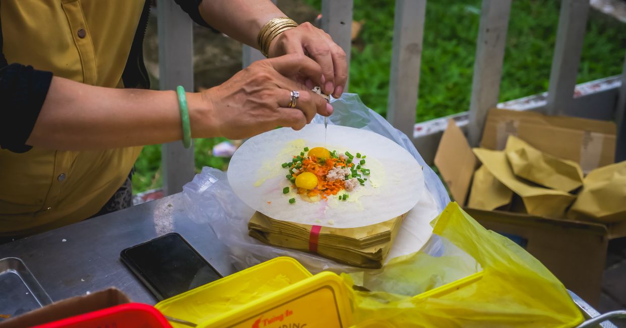 Streetfoodowy naleśnik z jajkiem i dodatkami (fot. Bartek Zwiefka)