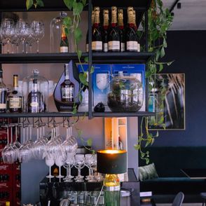 Wnętrze restauracji Obfitość, Poznań (fot. Bartek Zwiefka)