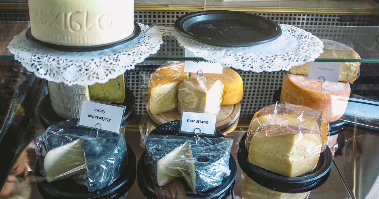 gablota serów kozich i krowich