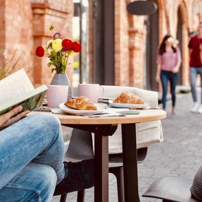 Kompleks restauracyjny niedaleko miasteczka wilanów, nowe miejsce na gastronomicznej mapie warszawy (fot. materiały prasowe Fort 8)