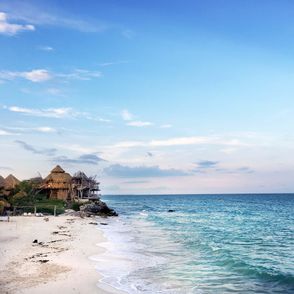 Meksykańska plaża (fot. Moon / unsplash.com)