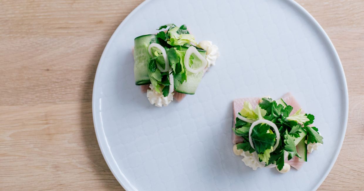 Jak zamarynować śledzia, przepis na śledzia (fot. Michał Lichtański / mili.studio)