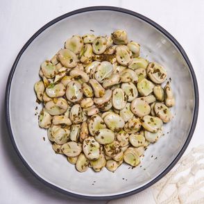 Bób po sycylijsku z oliwą i oregano