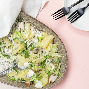 Najlepsza sałatka porowa. Sałatka porowa z ziemniakami. Sałatka porowa przepis (fot. Paulina Czyżewska)