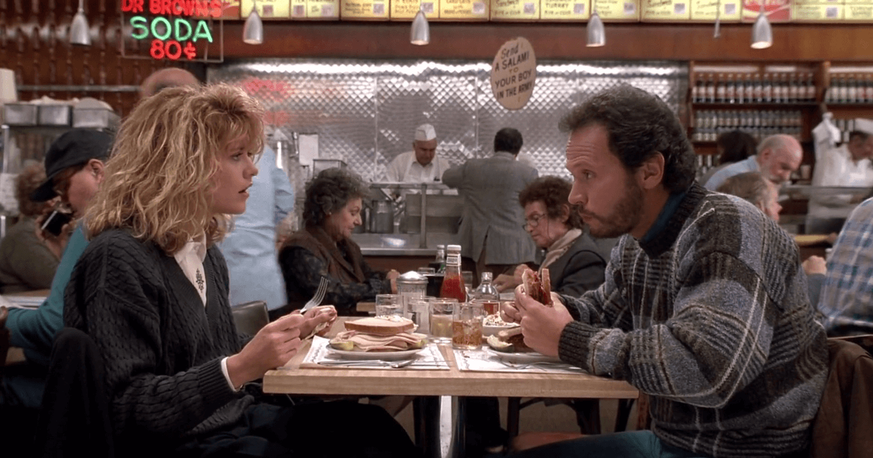 Meg Ryan i Bill Crystal w filmie "Kiedy Harry poznał Sally" (fot. materiały prasowe)