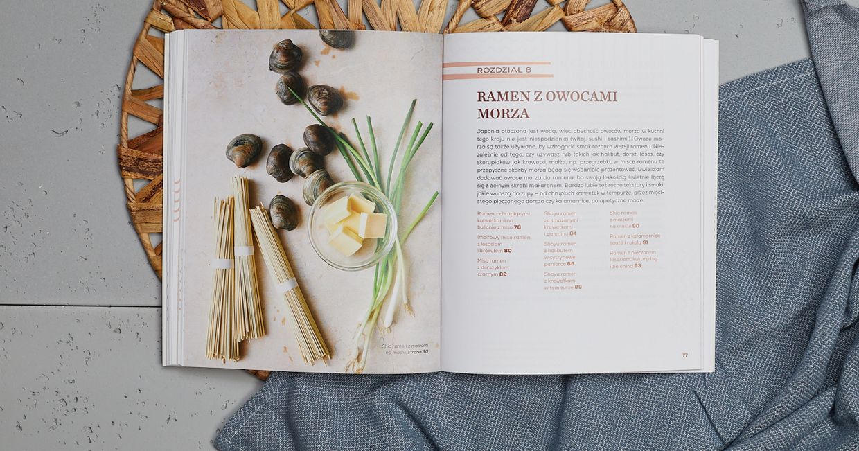 książka "Ramen" wnętrze przepis na ramen z owocami morza