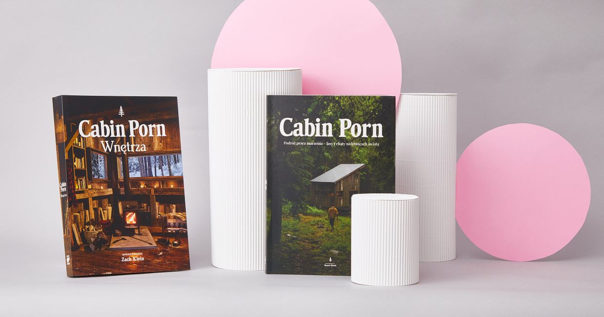 Prezenty dla podróżników i podróżniczek – książki Cabin Porn i Cabin Porn Wnętrza (fot. Maciej Niemojewski)