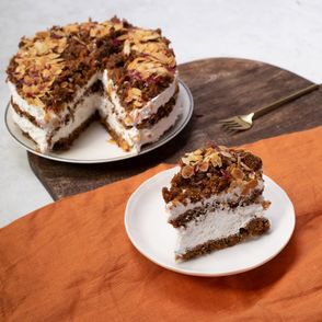 Jak zrobić wegańskie ciasto marchewkowe, przepisy na wegańskie ciasta, wegańskie ciasta z kremem, ciasta MUUS (fot. Paulina Czyżowska)