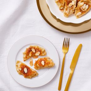 Pierogi z kapustą, grzybami i migdałami (fot. Maciek Niemojewski)