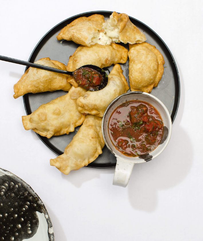 Empanadas z krewetkami i mozzarellą