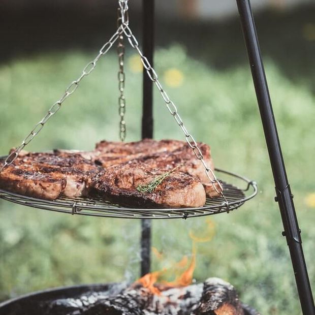 grillowane steki, grillowanie, grill, czerwone mięso – jeść czy nie, czy mięso jest zdrowe