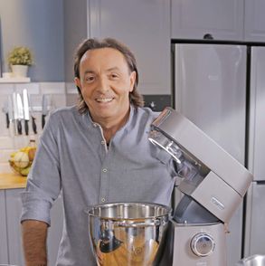 Michel Moran z robotem kuchennym marki Kenwood (fot. materiały prasowe)