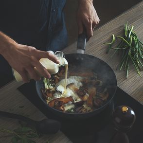 Patelnia fiskars (fot. materiały promocyjne)