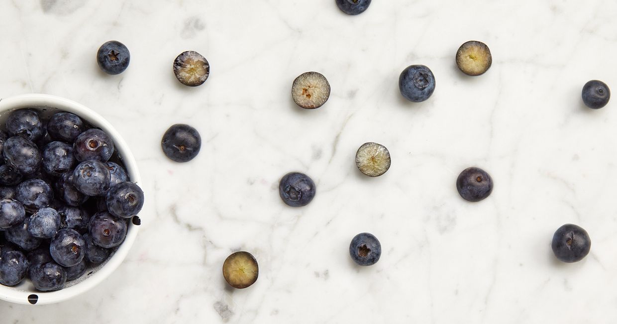 Woda w owocach. Owoce na upały. Przepisy z borówkami, borówki (fot. Maciek Niemojewski)