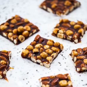 karmelki z orzechami, domowe karmelki, domowy karmel, karmel, słony karmel, karmel z orzechami, ciasteczka z orzechami, przepis Monika Walecka, Gotujebolubi