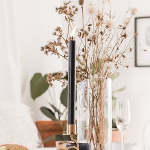 Jak udekorować stół na święta (fot. Sincerely Media / Unsplash)