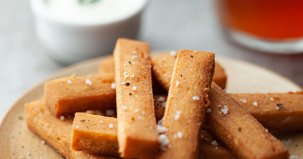 Panissa, uformowana przekąska z ciecierzycy