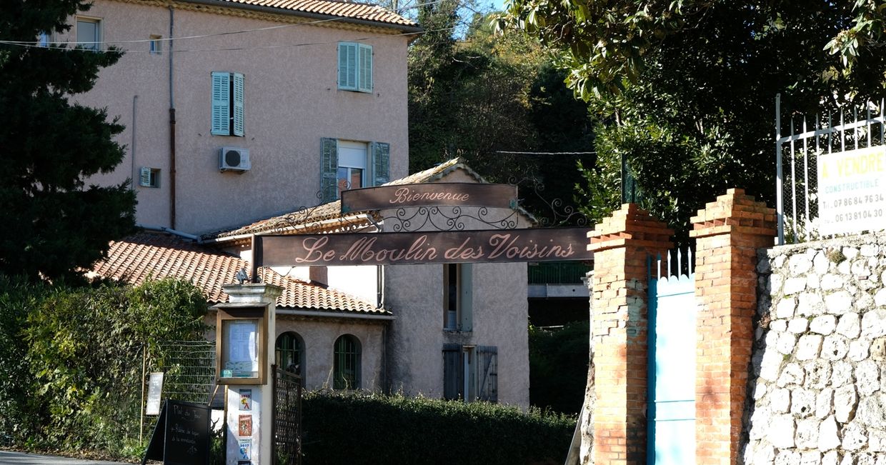 Wejście do młynu Moulin des Voisins