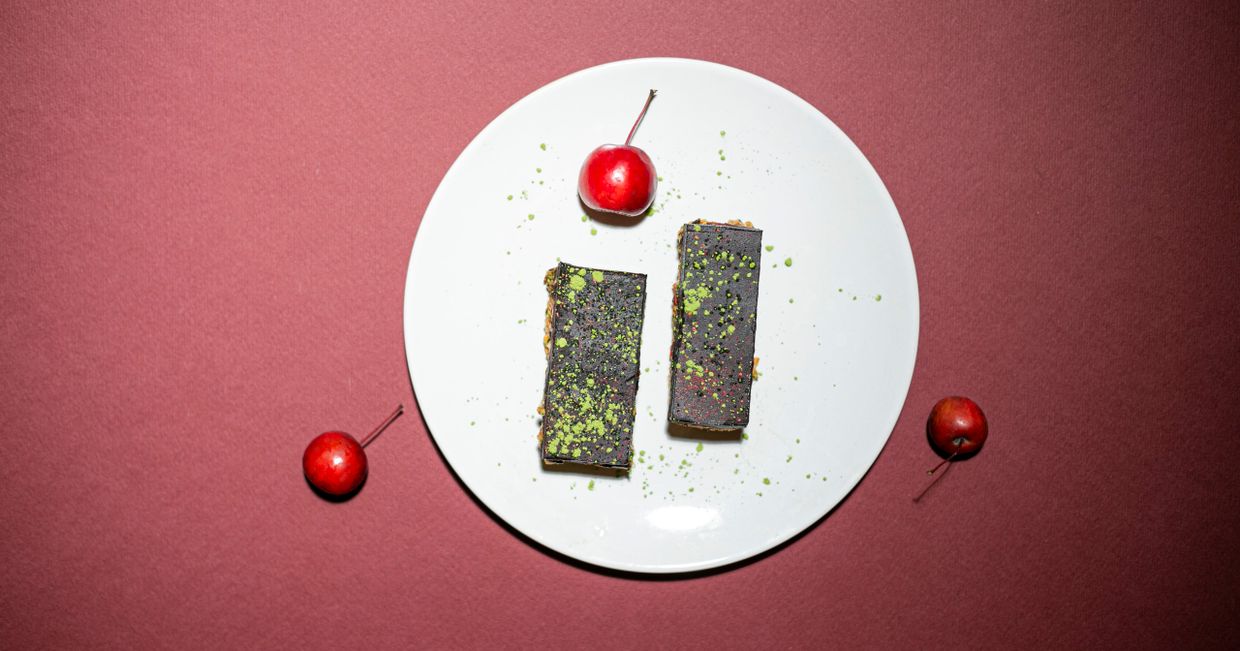 Wysokoenergetyczne batony z Matchą. Jak przygotować batony energetyczne. PRZEPIS Moya Matcha (fot. materiały prasowe)