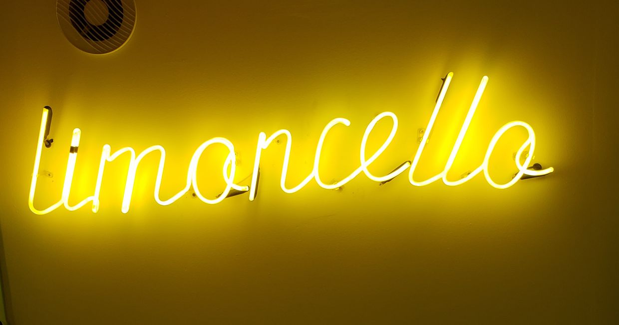 Limoncello napis neonowy, żółty