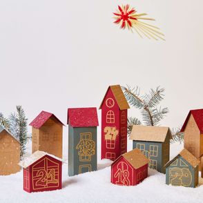 kalendarze adwentowe DIY - papierowe miasteczko (fot. Maciek Niemojewski)