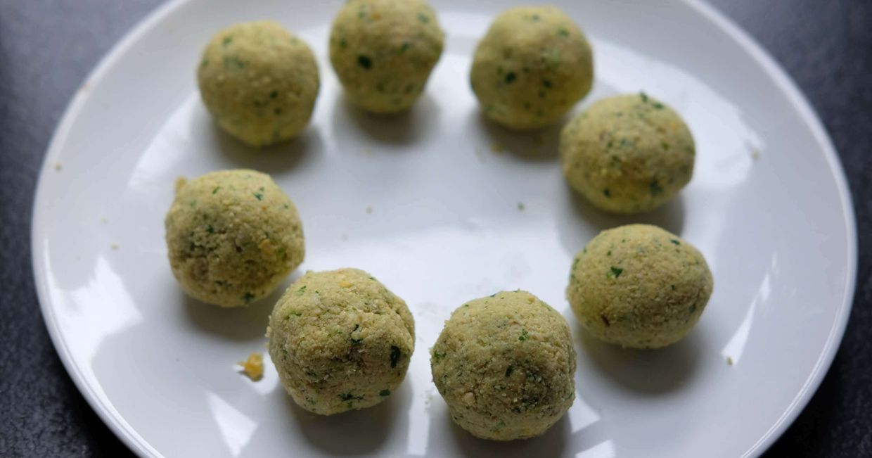 falafele, surowe falafele, jak zrobić falafele, idealne falafele, domowe falafele, kukbuk falafel, Tomek Zielke, kuchnia libańska