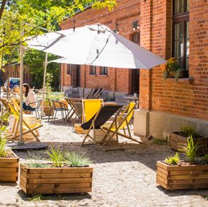 Najlepsze kawiarnie w Łodzi – Palarnia kawy i kawiarnia Coffeehood w Łodzi