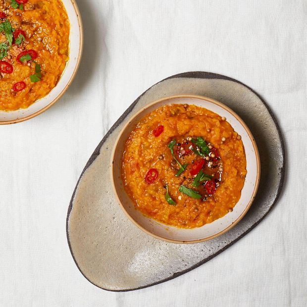 zupa z soczewicy z morelami, zupa z soczewicy, soczewica w pomidorach, ostra zupa z soczewicy, czerwona soczewica, danie z soczewicy, soczewica, suszone morele, rozgrzewająca zupa