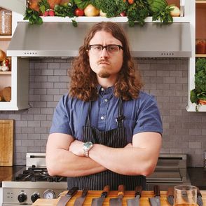 Szef kuchni Joshua Weissman – autor książki „Kuchnia bezwzględna” (fot. Ralph Smith / materiały prasowe)