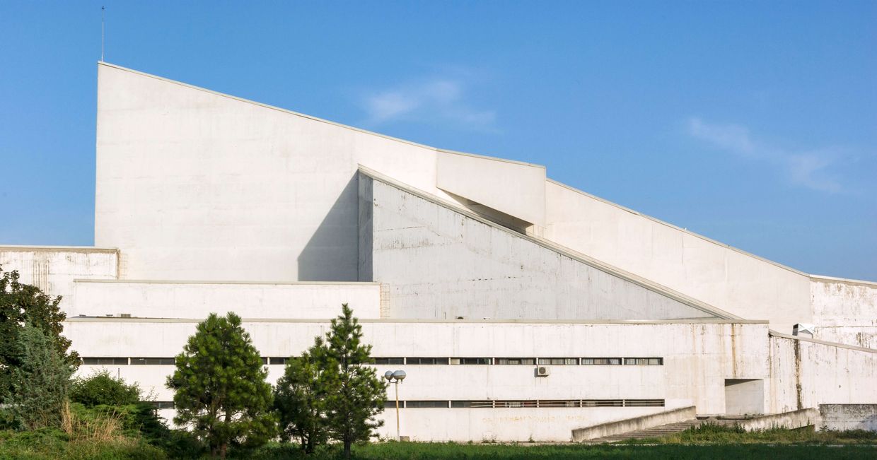 Budynek Macedońskiej Opery i Baletu w Skopje (fot. Ivan Blazhev)