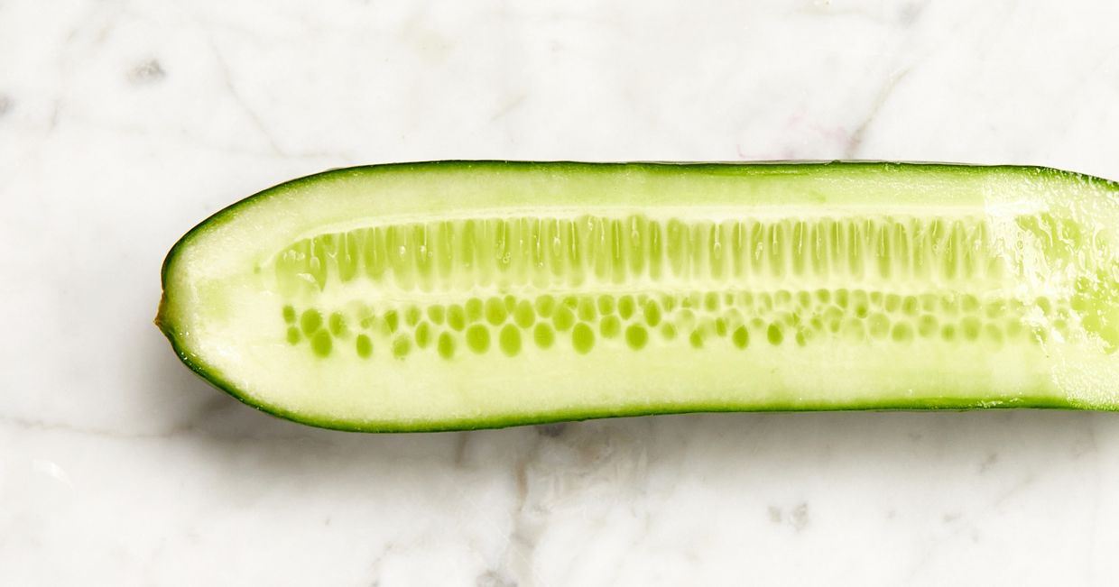 Woda w owocach i wrzywach. Co jeść w upał. Przepisy z ogórkiem (fot. Maciek Niemojewski)