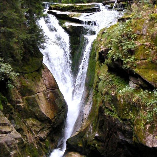 Wodospad Szklarki w Karkonoskim Parku Narodowym (fot. Aw58 / Wikipedia)