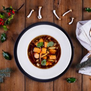 Jak zrobić zupę grzybową z łoososiem. Przepis na grzybową MOWI