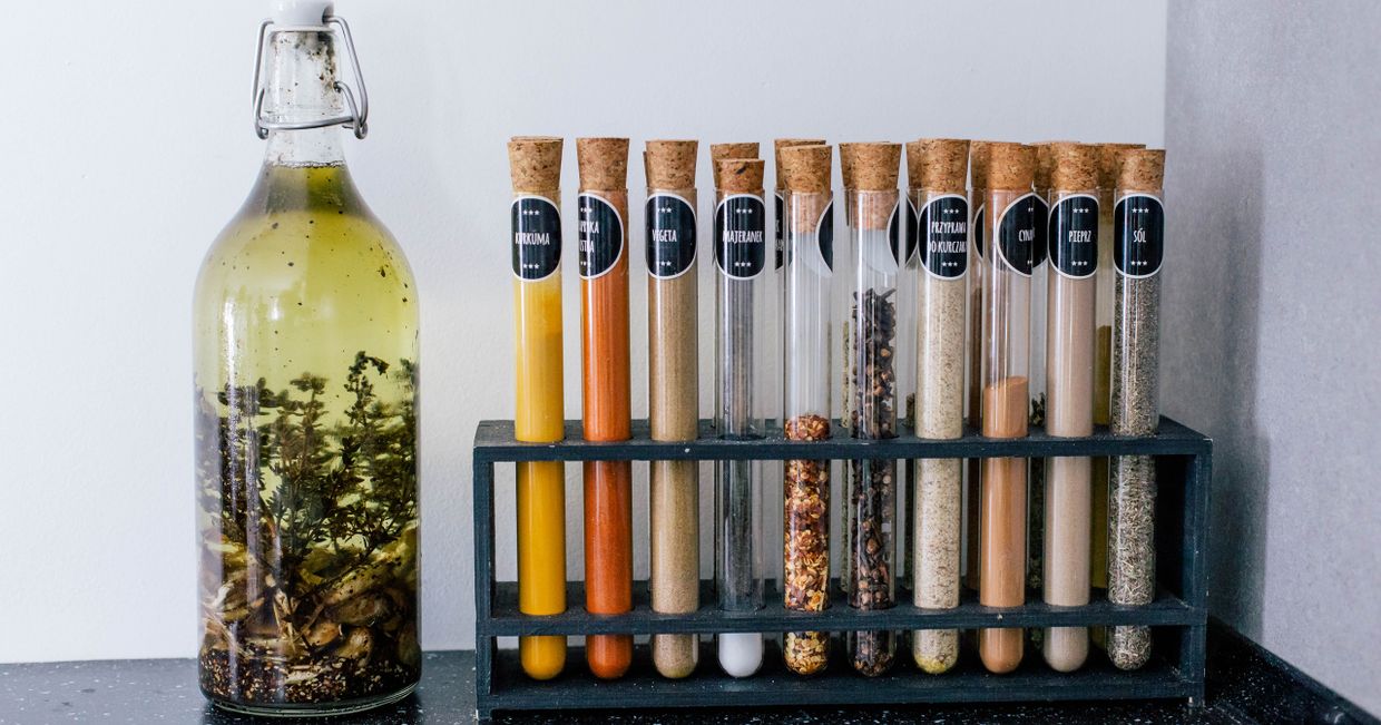 Przyprawy w kuchni Pawła Stawickiego z restauracji Scoria (fot. Michał Lichtański / mili.studio)