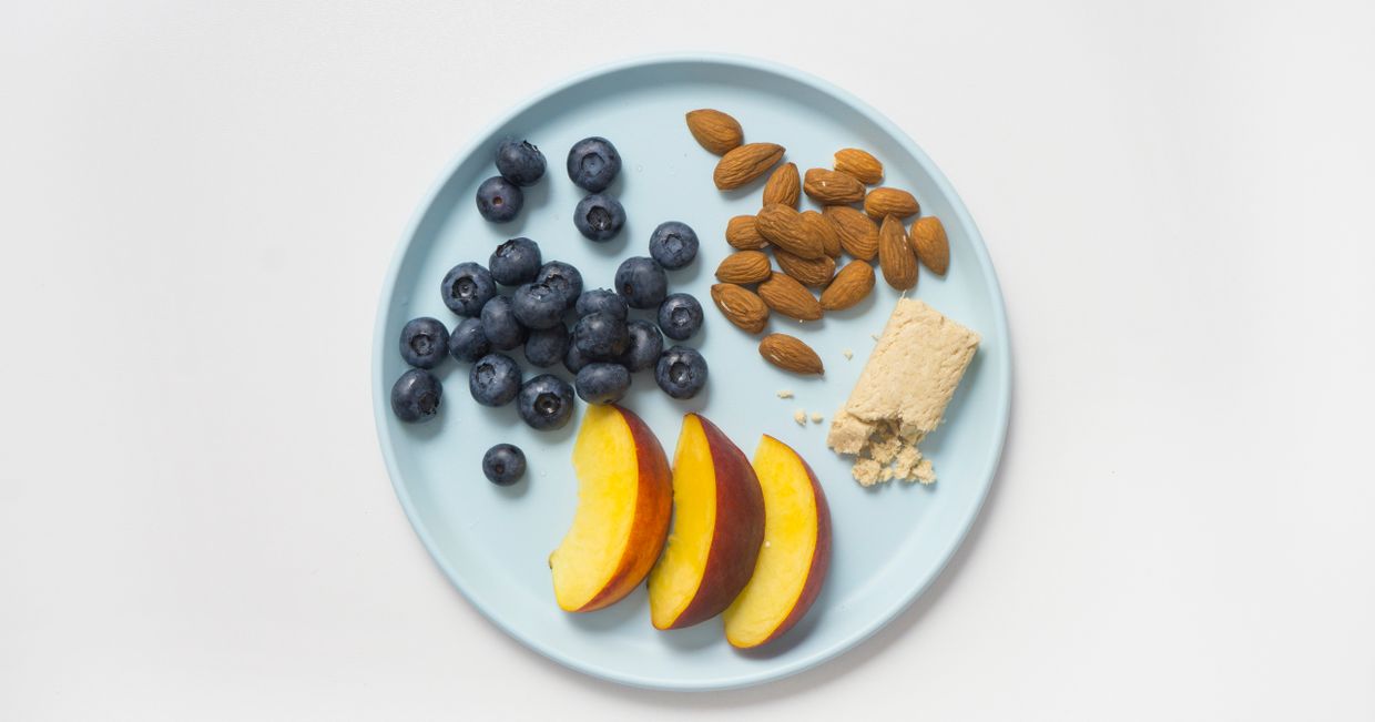 borówki, chałwa, brzoskwinie, migdały