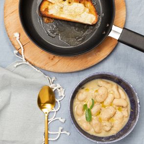 Przepis na fasolę na grzance z serem. Najlepsze przepisy na fasolę (fot. Paulina Czyżewska)