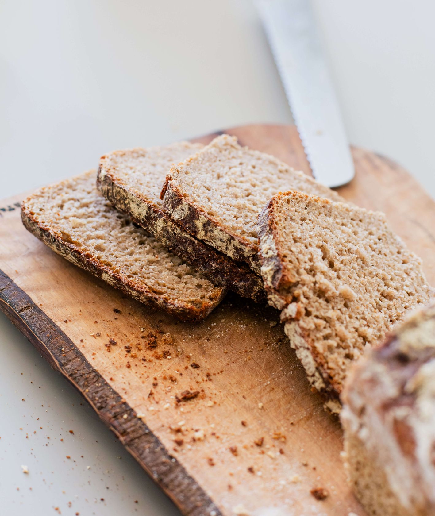 Domowy chleb razowo-żytni na naturalnym zakwasie razowym; milistudio; przepis i zdjęcie Przemek Błaszczyk