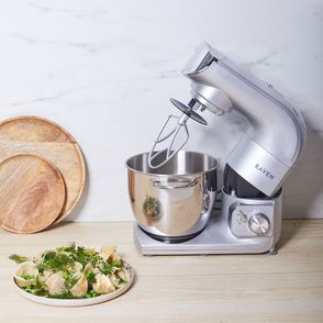 Robot kuchenny RAVEN ERW002 oraz pierożki wiosenne (fot. Maciek Niemojewski)