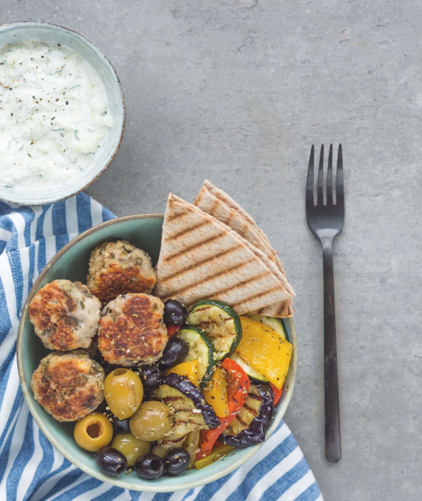 klopsiki greckie, dietetyczne danie z warzywami, przepisy okiem dietetyka