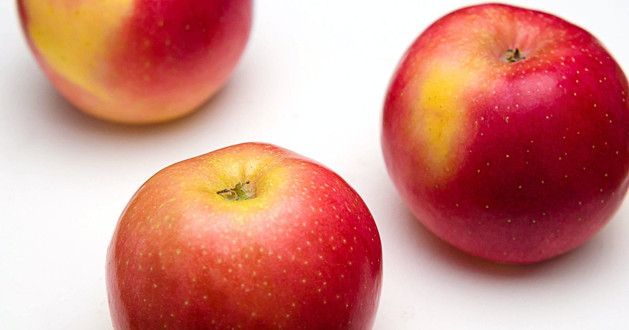 Jabłka (fot. Archi Archiba / unsplash.com)