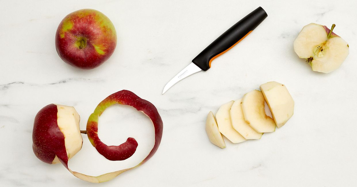 Nóż do obierania owoców. Jak obierać jabłko. Jak obrać gruszkę (fot. Maciek Niemojewski)