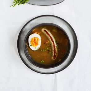 żurek, jak zrobić żurek, przepis na żurek, żurek kukbuk, żurek wielkanocny, jajko, biała kiełbasa