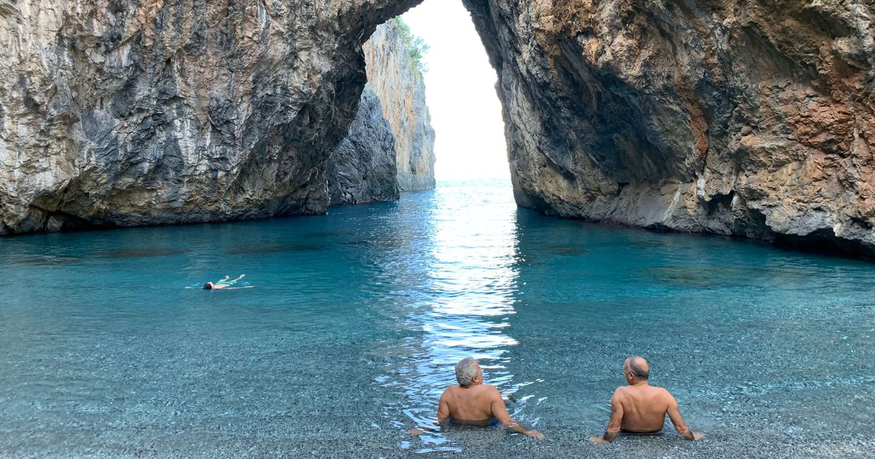 Zdjęcie plaży Arco Magno w Kalabrii (fot. Olga Maj)