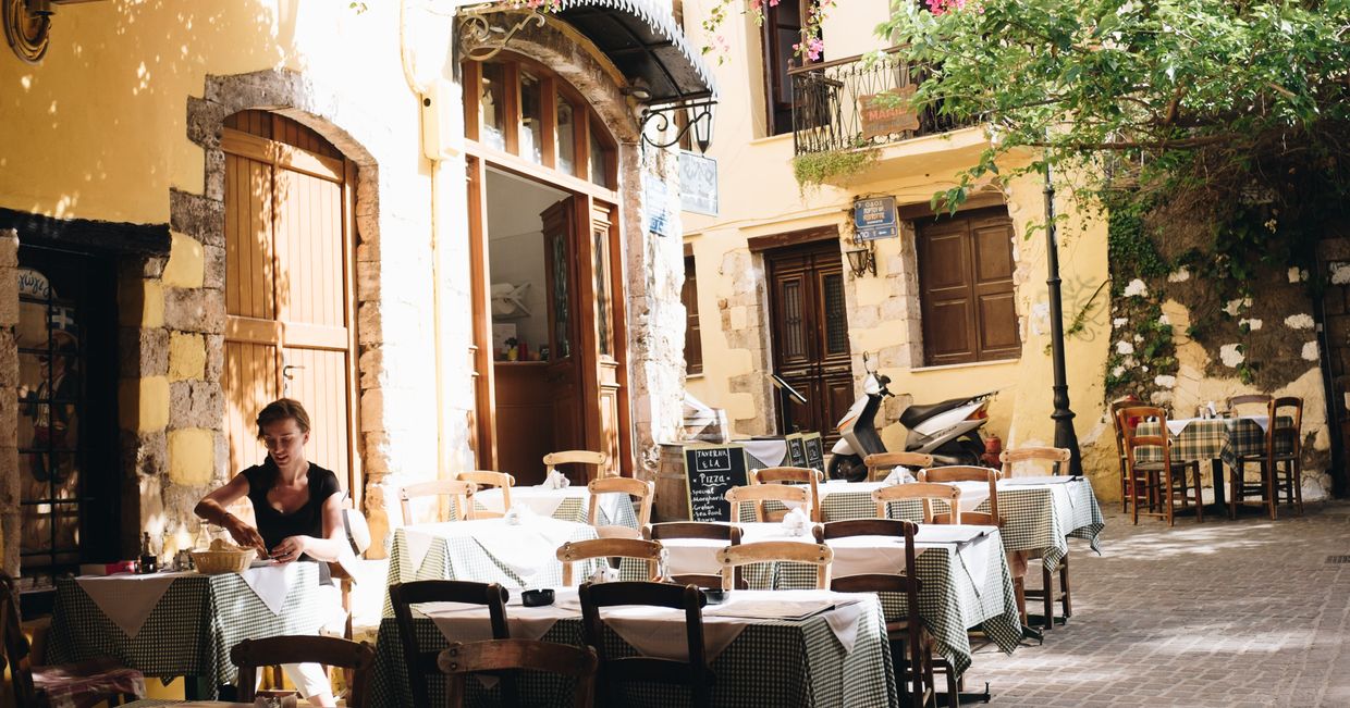 Ogródek restauracji (fot. Catia Matos / pexels.com)