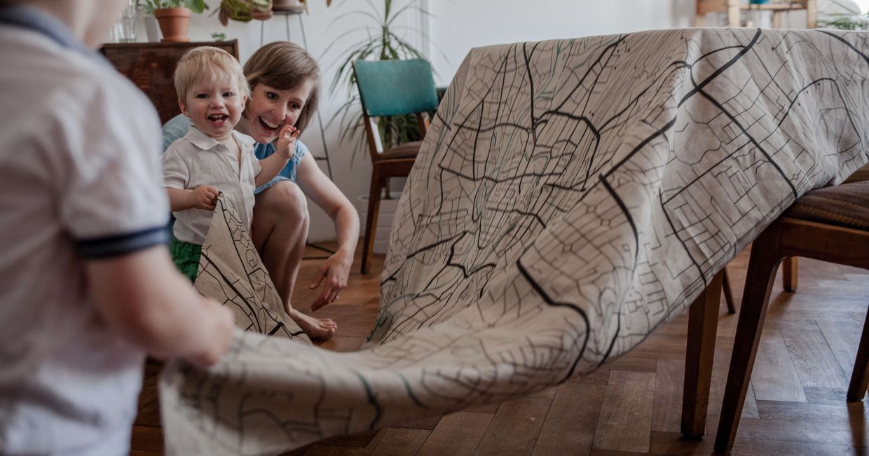 Obrus marki Obrys – lniana tkanina z mapą Wrocławia