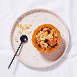 Wege śniadania słodkie. Grejpfrut nadziewany kaszą jaglaną (fot. Maciek Niemojewski)