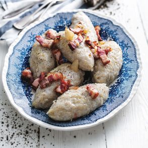 Przepis na klasyczne kartacze ze skwarkami - Przepis Vienia z książki Brzuchomówcy