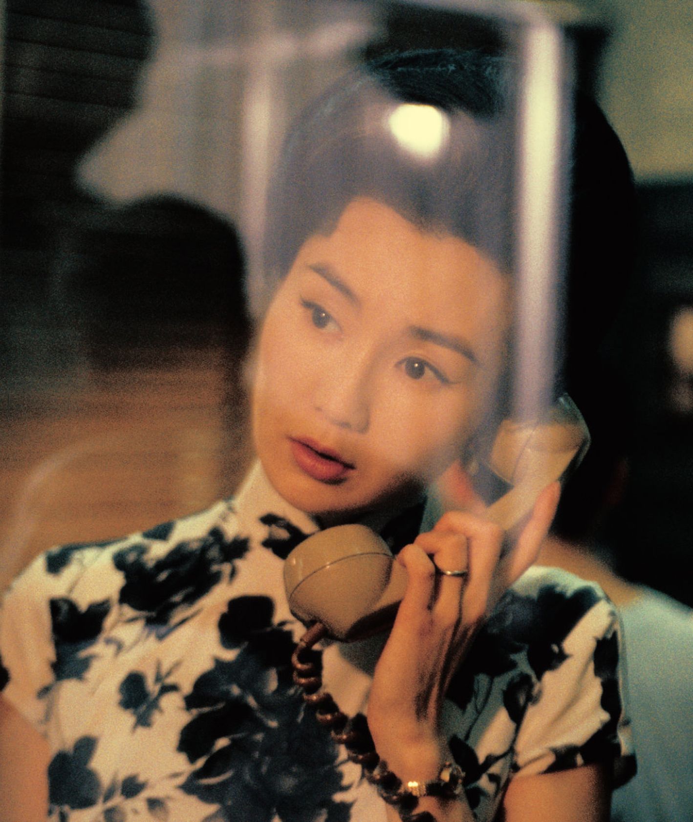 Kadr z filmu Spragnieni miłosci w reżyserii Wong Kar Wai (fot. materiały prasowe)