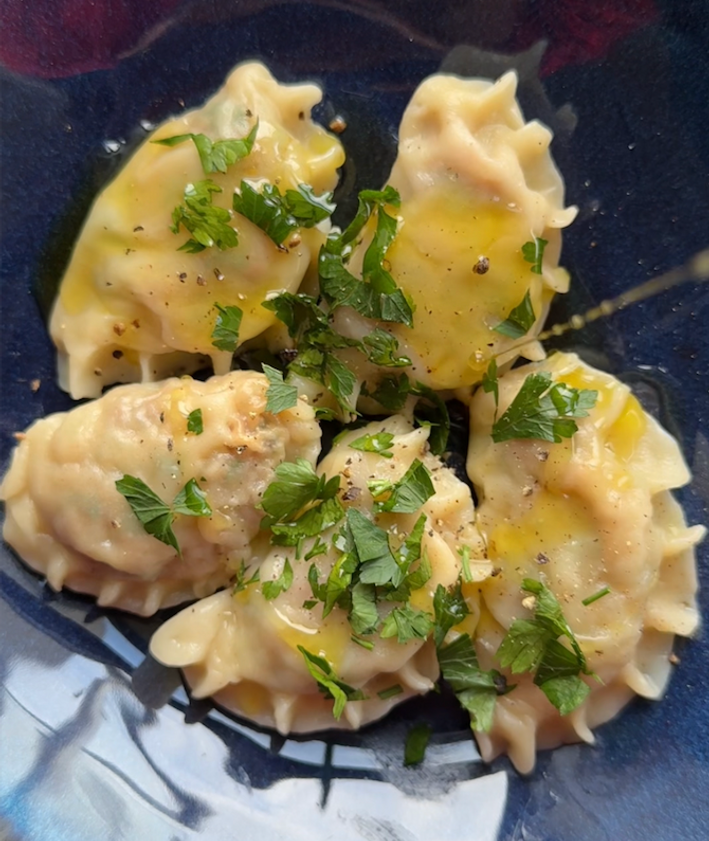 Pierogi z soczewicą i suszonymi pomidorami