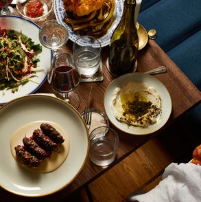 Dania z warszawskiej restauracji JOEL Sharing Concept (fot. Maciek Niemojewski)